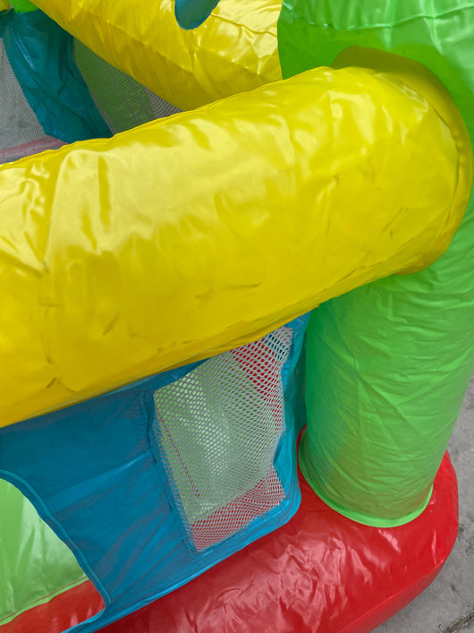 FISHER PRICE 69'' X 68'' X 53'' BOUNCESATIONAL BOUNCER WITH BUILT-IN PUMP**Used very few times**