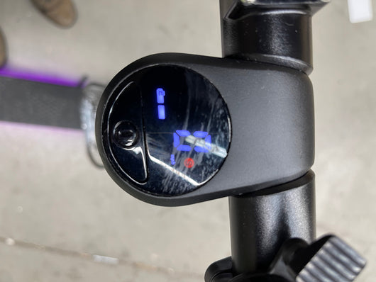 Bird ES4-800 Electric Scooter-Dual Battery- 28 mile Range-800 Watt Motor, Ground Effect Lights, Front Shock Absorption, 15.5 MPH, Ultra-Lightweight, Electric Scooter for Adults (Renewed)- new -small shipping scuffs on display - works great