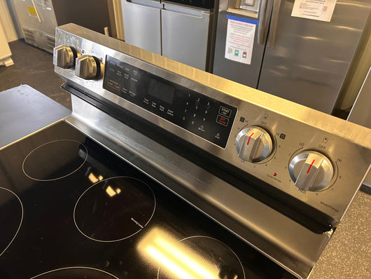 Samsung 30-in Smooth Surface 5 Elements 6.3-cu ft Self-Cleaning Air Fry Convection Oven Freestanding Electric Range (Fingerprint Resistant Stainless Steel)!  -Brand new out of the box (Power cord is not included)