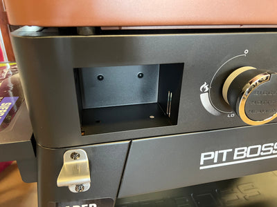 Pit Boss Sierra 3 Burner Non-Stick Griddle!! NEW AND ASSEMBLED, MISSING LID HANDLE AND GREASE CUP(STILL FUNCTIONS PROPERLY), MINOR DENT FROM SHIPPING!!