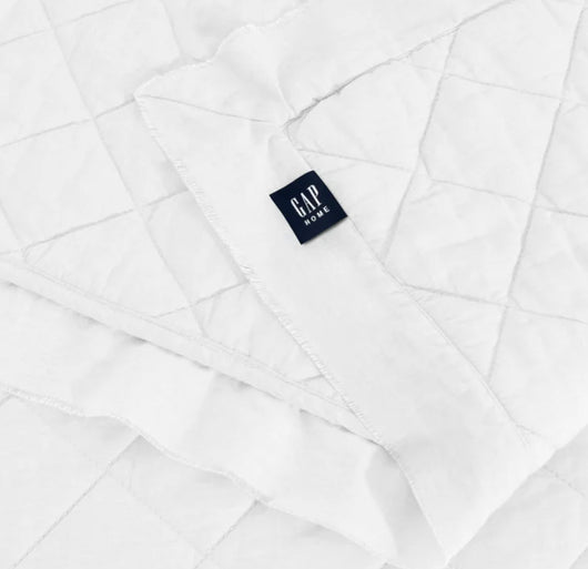 Gap Home Washed Frayed Edge Organic Cotton Quilt, Full/Queen, White- NEW!!!