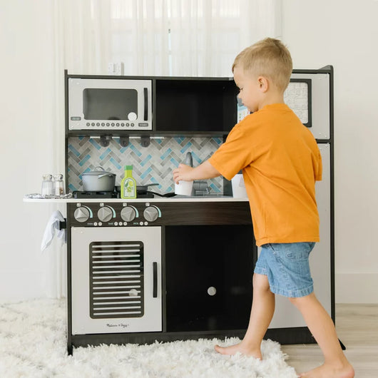 Melissa & Doug Wooden Chef’s Pretend Play Toy Kitchen With “Ice” Cube Dispenser – Charcoal**New in box**