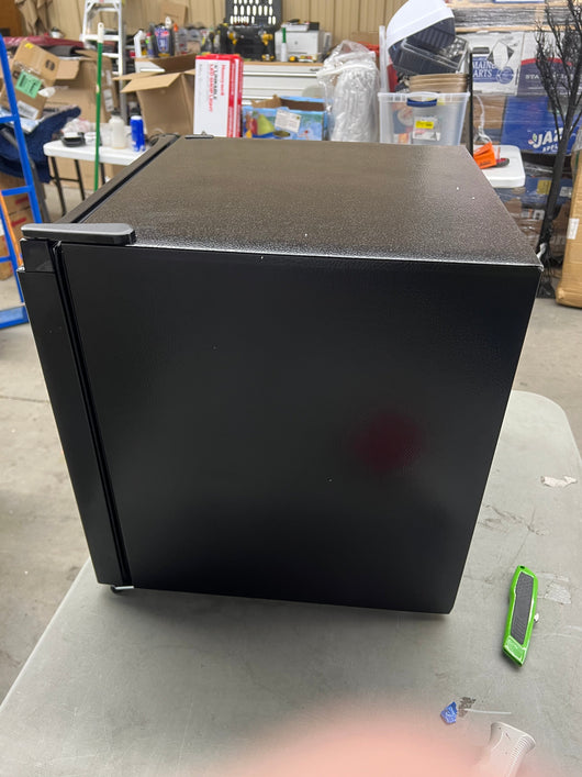 Hisense 1.6 Cu. ft. Single Door Mini Fridge, Black- NEW OUT OF BOX!!!! (Minor Dent from Shipping)