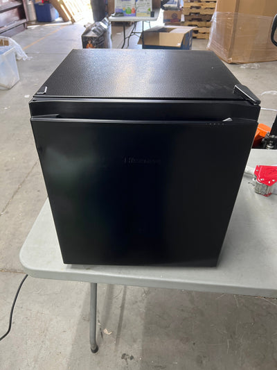 Hisense 1.6 Cu. ft. Single Door Mini Fridge, Black- NEW OUT OF BOX!!!! (Minor Dent from Shipping)