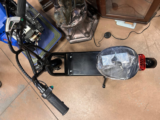 SKRT Electric Scooter 350W 48V 18.6 Miles Long-range Battery Foldable Easy Carry Portable Design, Adult Electric Scooter Up to 18 MPH Commuter Scooter Black!  -Brand new & Assembled (Light Switch button is cracked but does still work, photos shown)