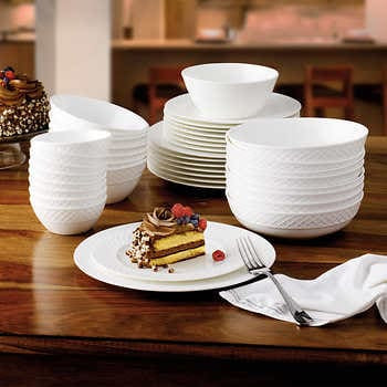 Mikasa Trellis Bone China 40-piece Dinnerware Set!! NEW IN BOX!!!