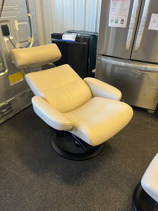 Oslo Leather Recliner & Ottoman, Gray!! NEW AND ASSEMBLED(WORLDS SMALLEST SCRATCH FROM SHIPPING, HARDLY NOTICEABLE)!!