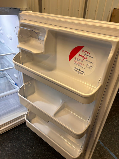 Frigidaire 20.5-cu ft Top-Freezer Refrigerator (White)!  -Brand new out of the box
