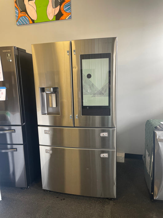 Samsung 28CuFt 4-Door French Door Refrigerator with 21.5in Touch Screen Family Hub!

-Brand new, still cover in factory plastics