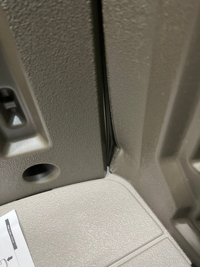 Rubbermaid Outdoor Large Deck Box with Seat, Green, 73 Gallon- NEW AND ASSEMBLED, MINOR SHIPPING DAMAGE (PHOTOS SHOWN)!!
